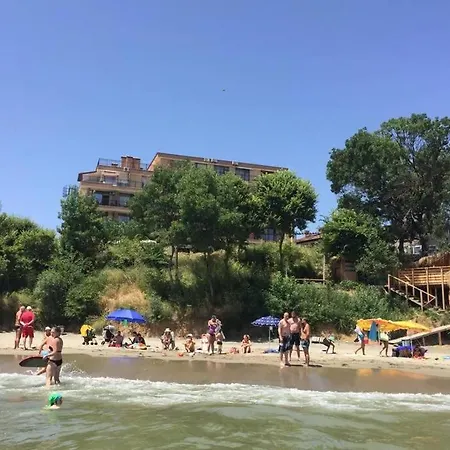 Apartment Sea & Garden Family - Port Tsarevo